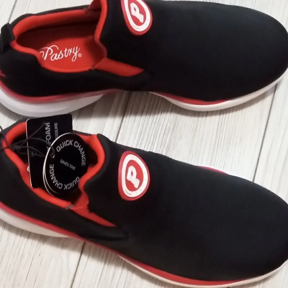 (T-3993) Pastry Phoenix Sneaker Sz 7